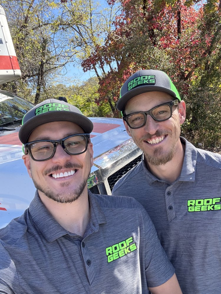 Roof Geeks team selfie